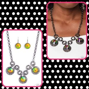 2/$10 Paparazzi Hypnotized - Multi Necklace